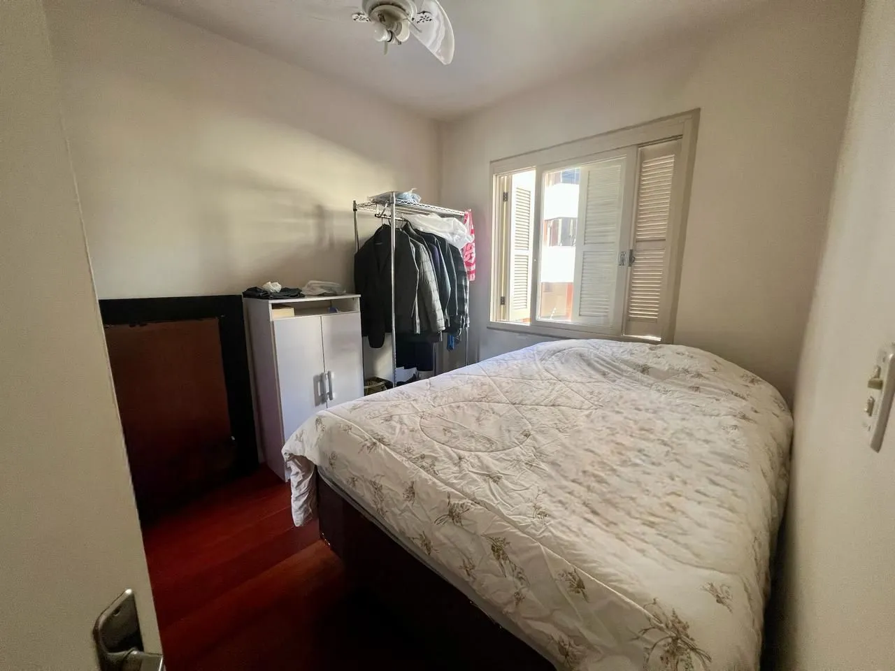 Imagem Apartamento 3 dormitorios, 1 suite, 2 vagas de garagem mais dependência de empregada no bairro tristeza.