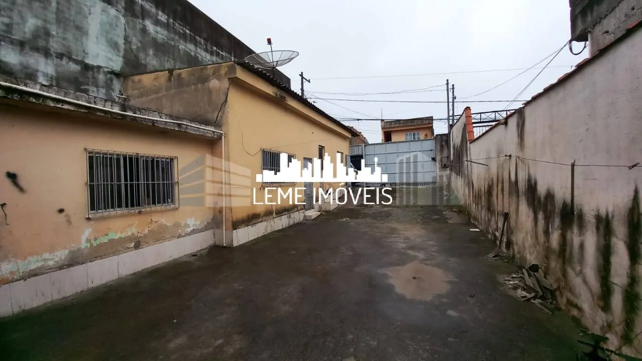Imagem CASA TÉRREA EM TERRENO MEDINDO 250,00M²