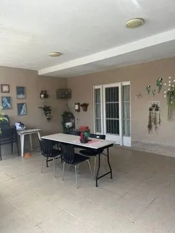 Imagem Casa à venda 2 Quartos, 1 Suite, 5 Vagas, 250M², Residencial Estoril, Taubaté - SP