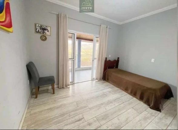 Imagem VENDO AMPLA CASA COM LINDA VISTA PARA AS MONTANHAS NA CIDADE DE SOCORRO-SP!!️