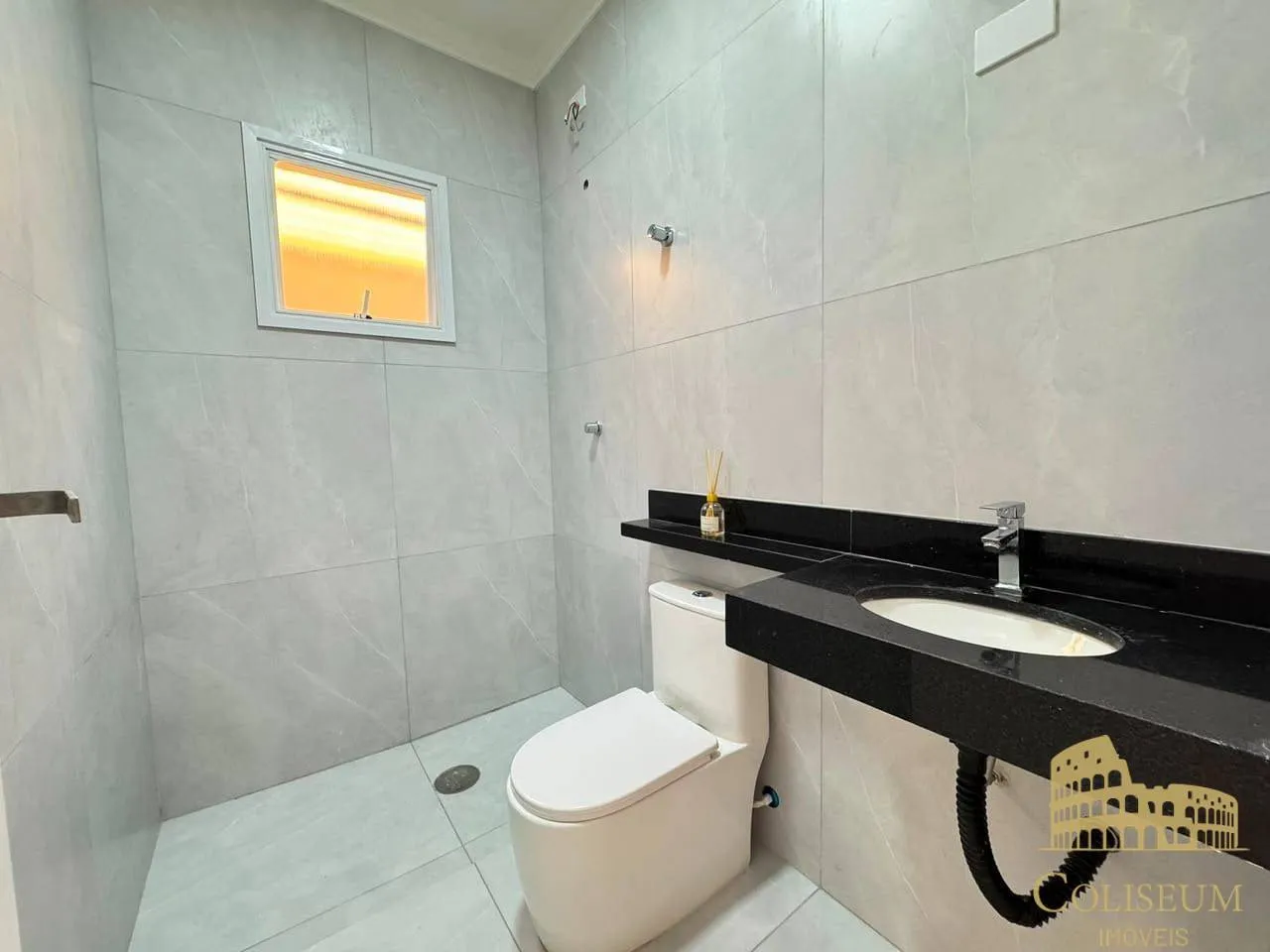 Imagem Linda Casa na Vila Guilhermina, 3 Dorms c/2 suítes, 2 Vagas - Fino Acabamento