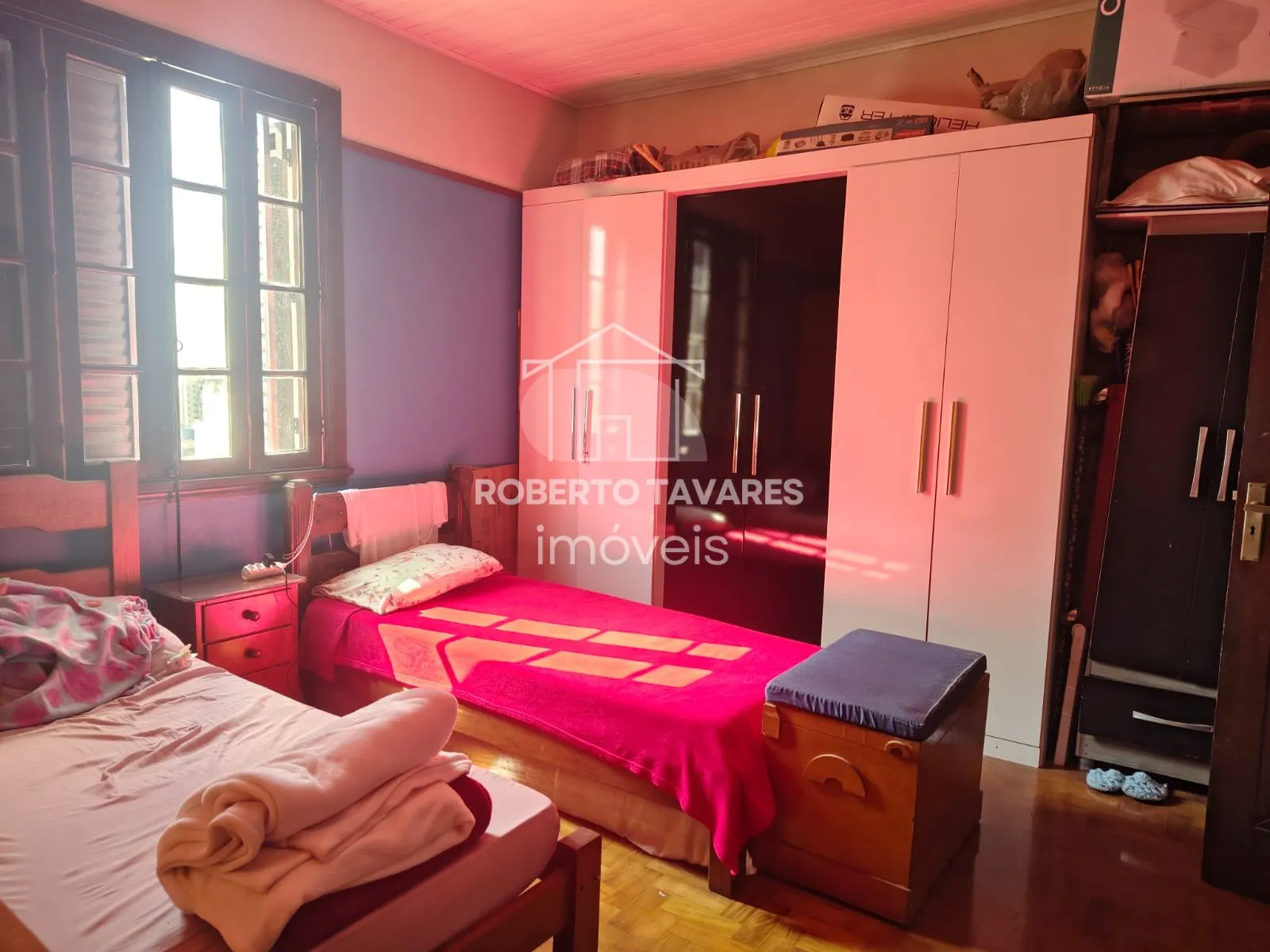 Imagem Apartamento com 2 dormitórios, sala para dois ambientes, cozinha, banheiro, quarto de serviço e banheiro, 1 vaga de garagem....