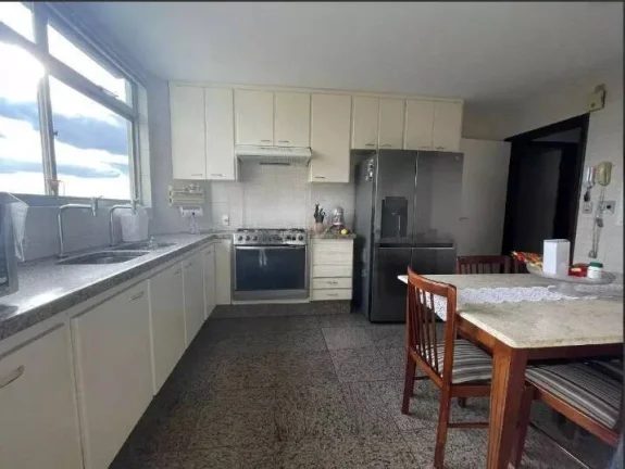 Imagem Apartamento Exclusivo de 240m² com 4 Quartos, 3 Vagas Lazer Complento.