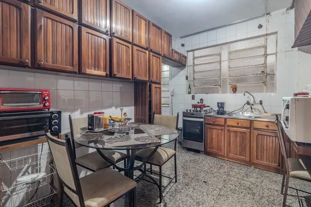 Imagem Vendo apartamento no bairro Floresta, em frente ao colégio Marista São Pedro. com 143,00m2 de área privativa