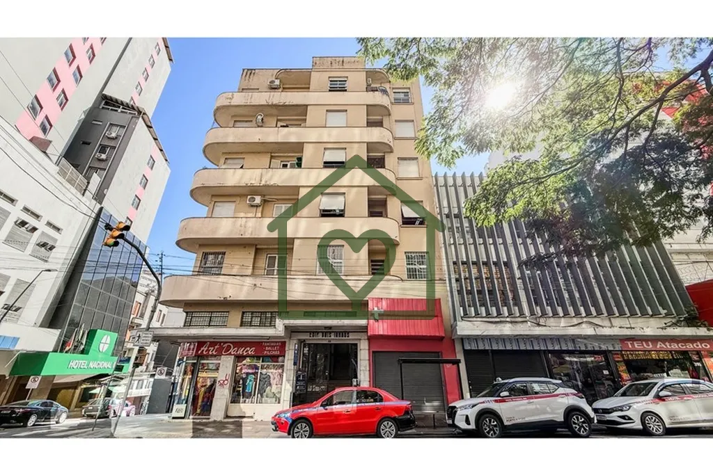 Apartamento de 3 dormitórios localizado no Centro Histórico, na Avenida Alberto Bins, 308. Imóvel...