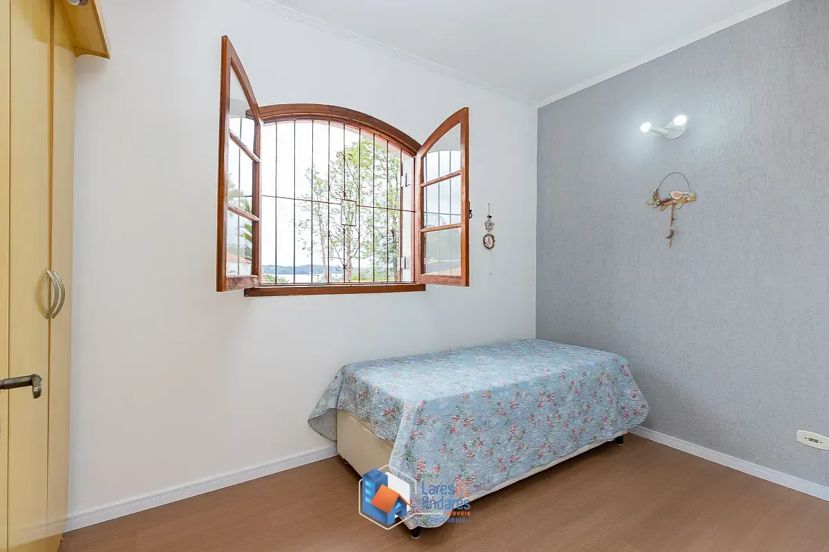 Imagem Sobrado para venda em Jardim Kioto com 7 quartos, sendo 2 suítes, 364m²