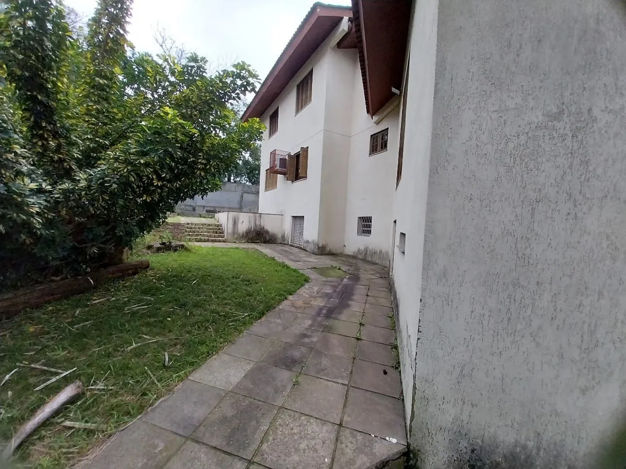 Imagem Casa ampla 5 D E 4 Banheiros, 2 vagas - Sta Tereza - Porto Alegre