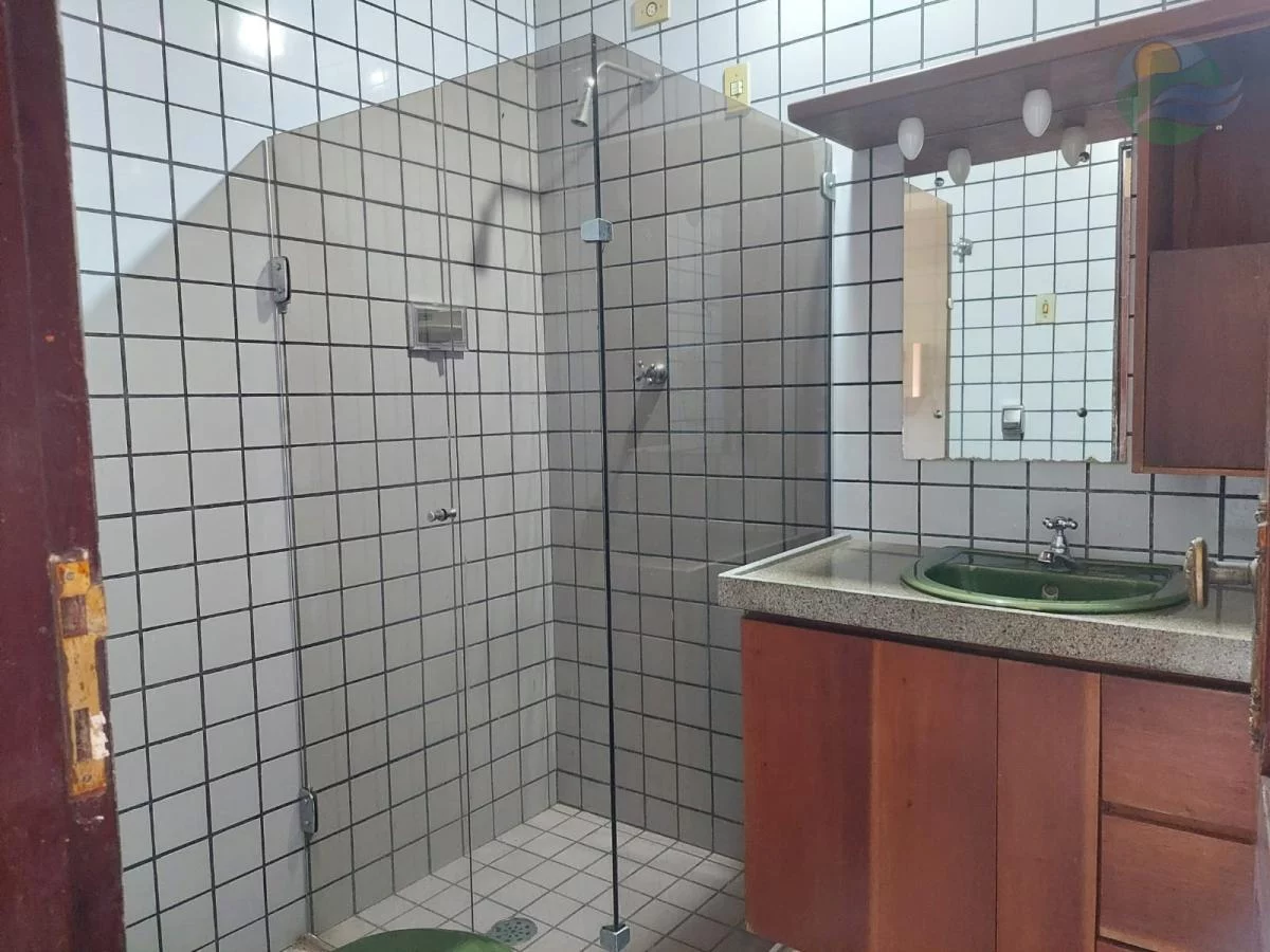 Imagem Casa com 694m2 área útil, para venda, próximo rádio Maranata, Piedade, Jaboatão-PE.