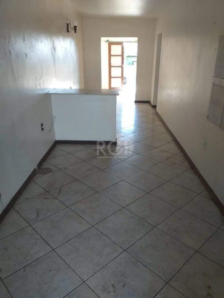 Imagem Casa para Venda - 200m², 6 dormitórios, 4 vagas - Tristeza