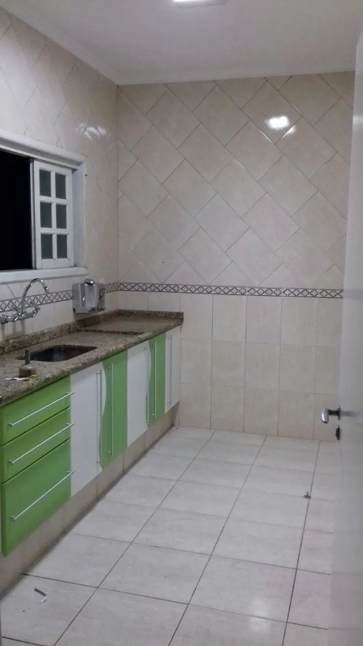 Imagem Casa à venda 3 Quartos, 1 Suite, 4 Vagas, 310M², Portal das Colinas, Guaratinguetá - SP