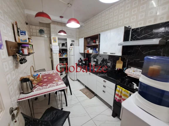 Imagem Apartamento à venda com 94m², 2 quartos, dependência, varanda de frente por R$580.000,00 no Gonzaga em Santos