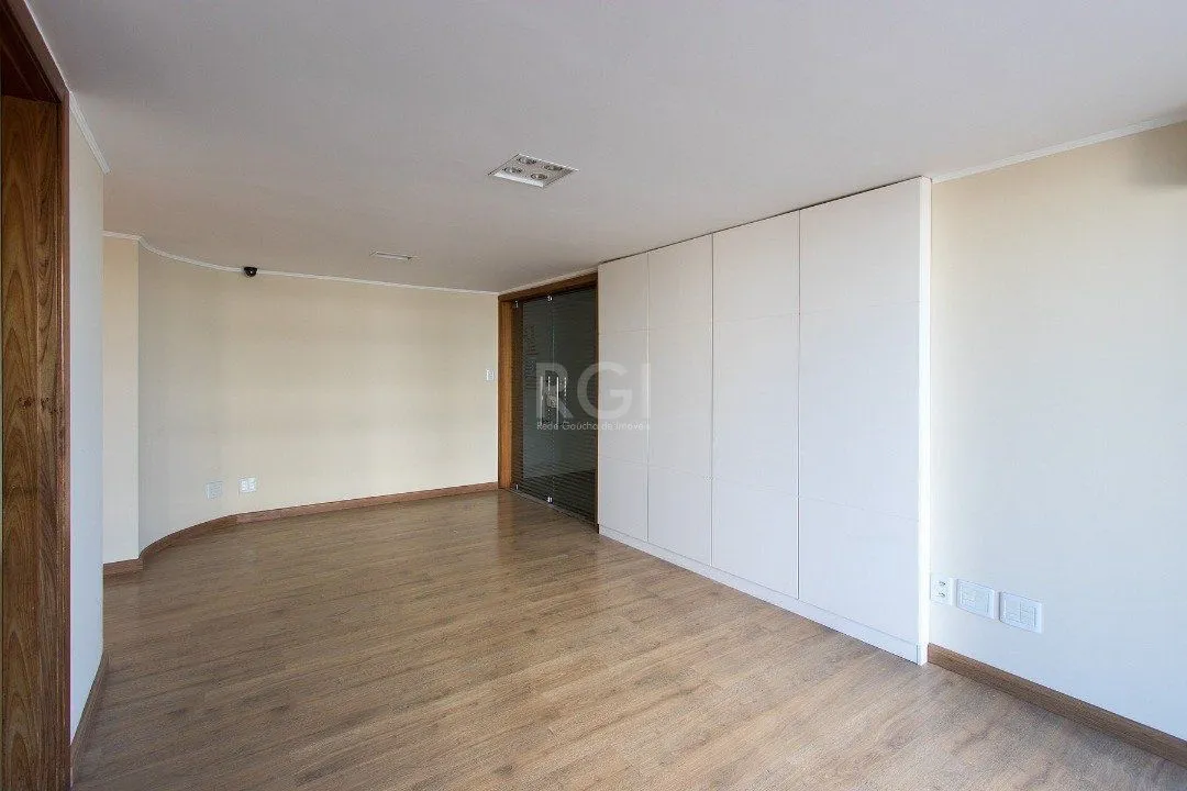 Imagem Cobertura Comercial para Venda - 225,39m², 0 dormitórios, 3 vagas - Bela Vista