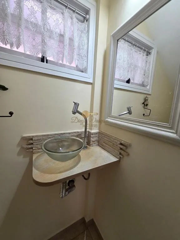 Imagem Casa em Condomínio para Venda em Teresópolis / RJ no bairro Bom Retiro