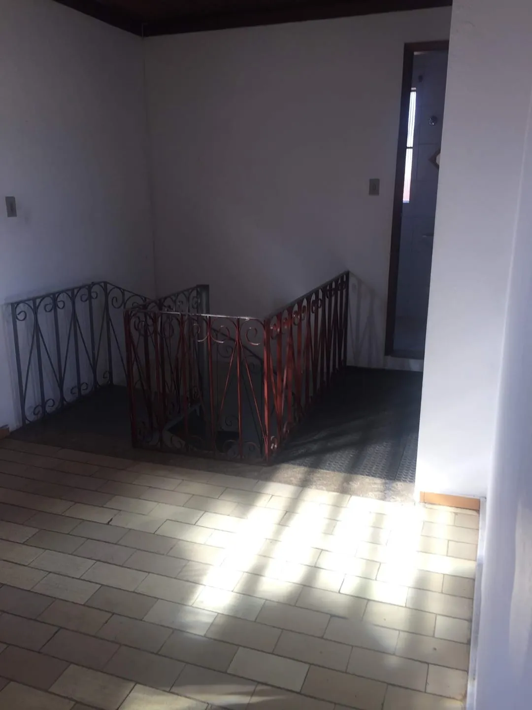 Imagem Comercial à venda 2 Quartos, 4 Vagas, 300M², Jardim Rosely, Pindamonhangaba - SP