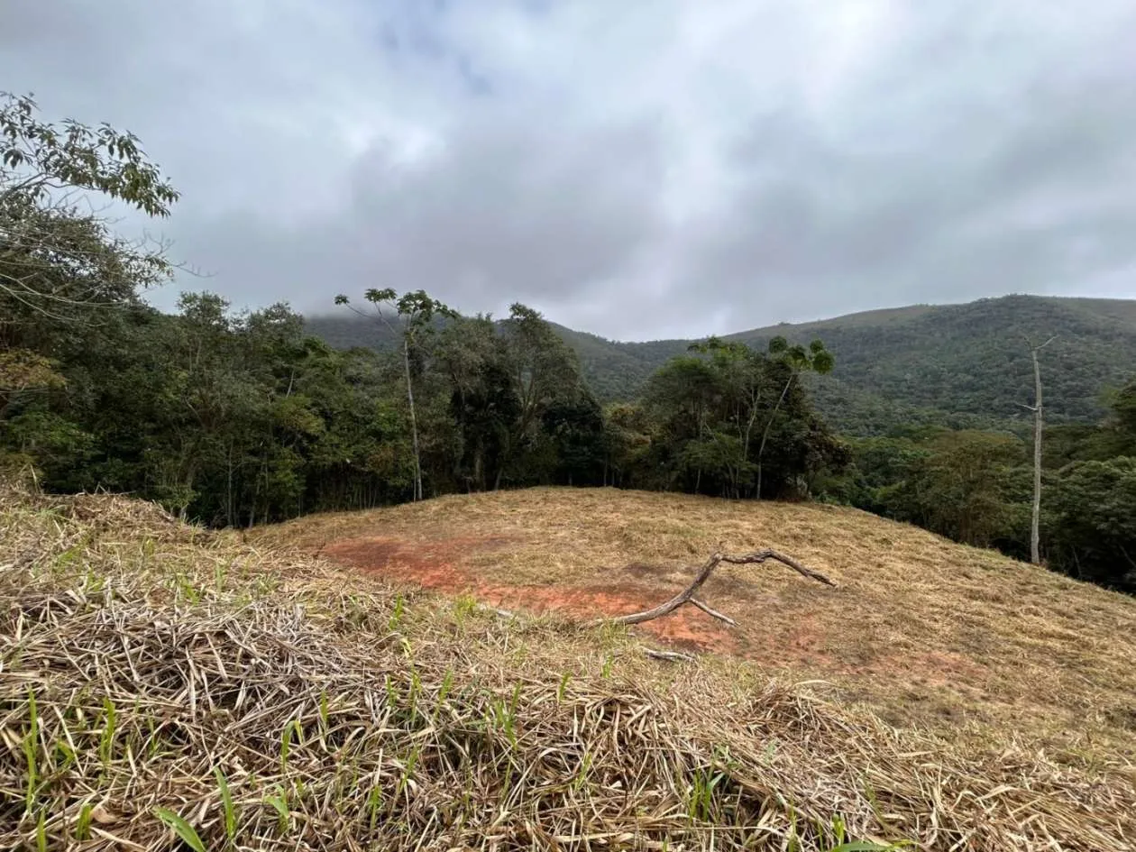 Imagem Terreno em Condomínio para Venda em Petrópolis / RJ no bairro Itaipava