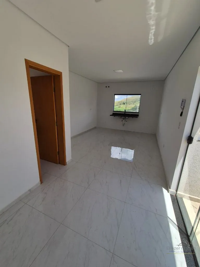 Imagem Sobrado à Venda com 2 suítes no bairro Jardim Florença, em Poços de Caldas - MG