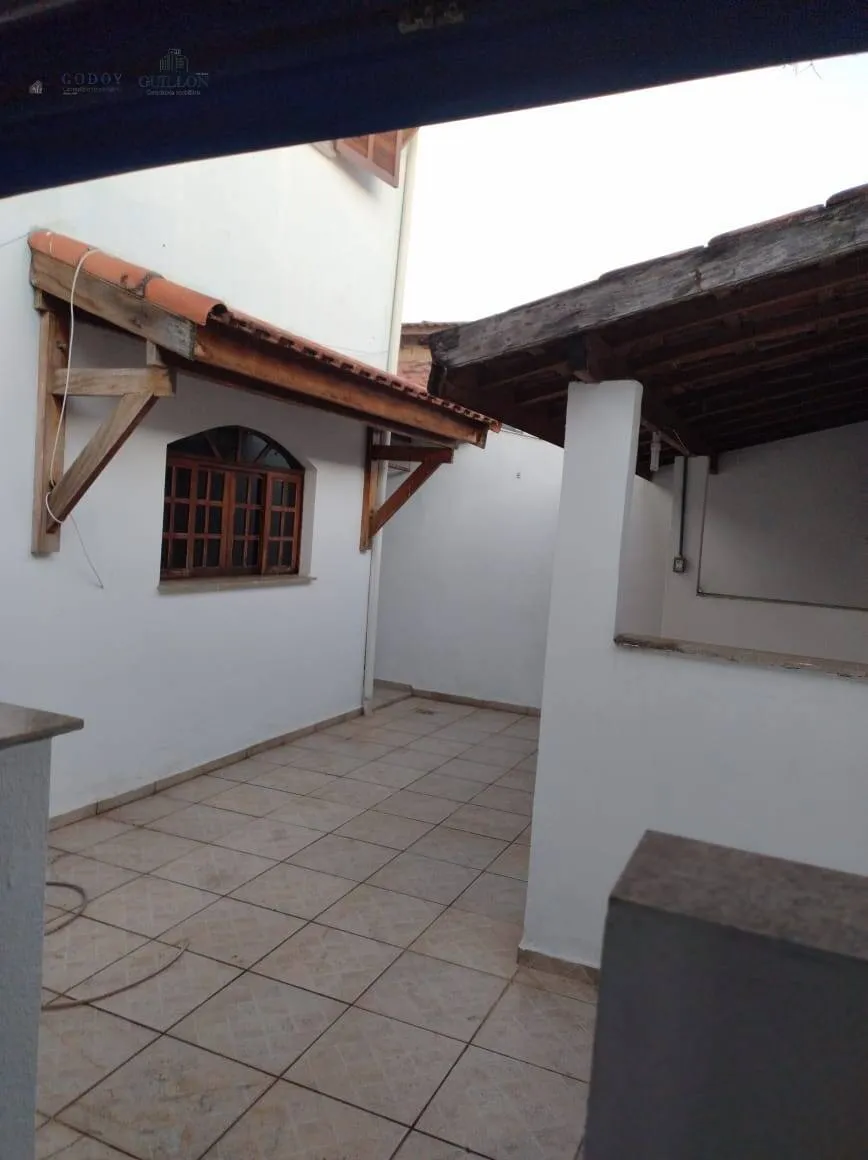 Imagem Aluga-se Sobrado no Bairro Bela Vista