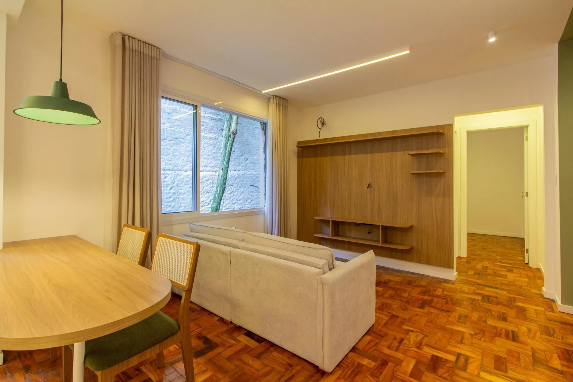 Imagem Apartamento Reformado e Semi Mobiliado no Bom Fim
