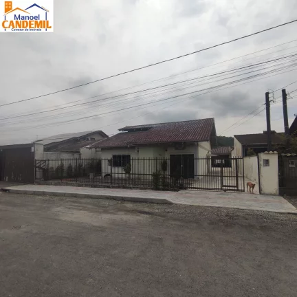 Imagem Casa averbada à venda em Joinville, aceita imóvel maior valor.