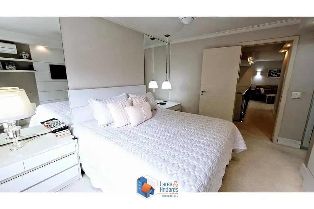 Imagem Casa à venda 3 Quartos 3 Suites 4 Vagas 295M² Caxingui São Paulo - SP