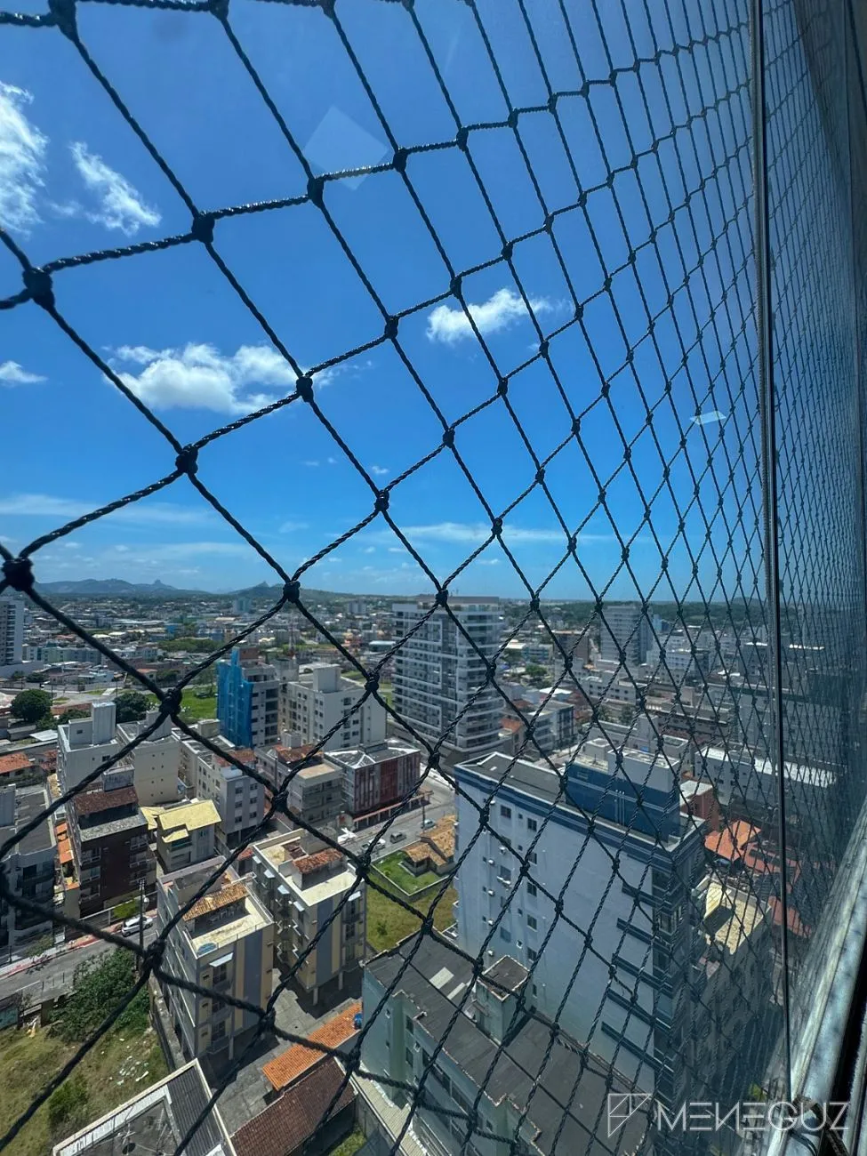 Imagem Apartamento mobiliado de 3 quartos na Avenida Praiana - andar alto, vista para as montanhas e vista discreta para o mar!