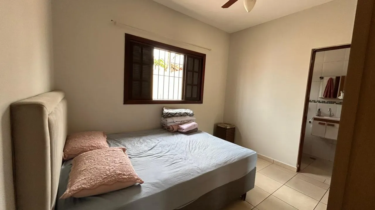 Imagem Casa para Venda em Itanhaém, Cibratel II, 3 dormitórios, 1 suíte, 1 banheiro, 2 vagas
