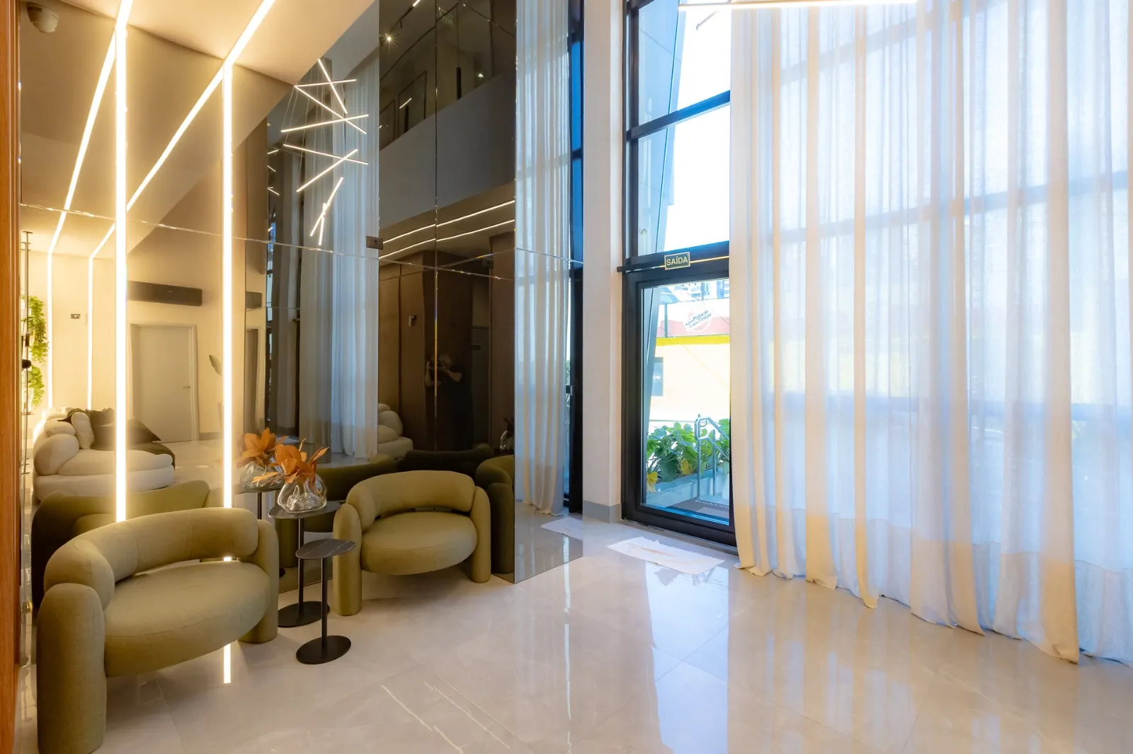 Imagem Apartamento com vista para o mar à venda com 198m2 por R$ 4.400.000,00