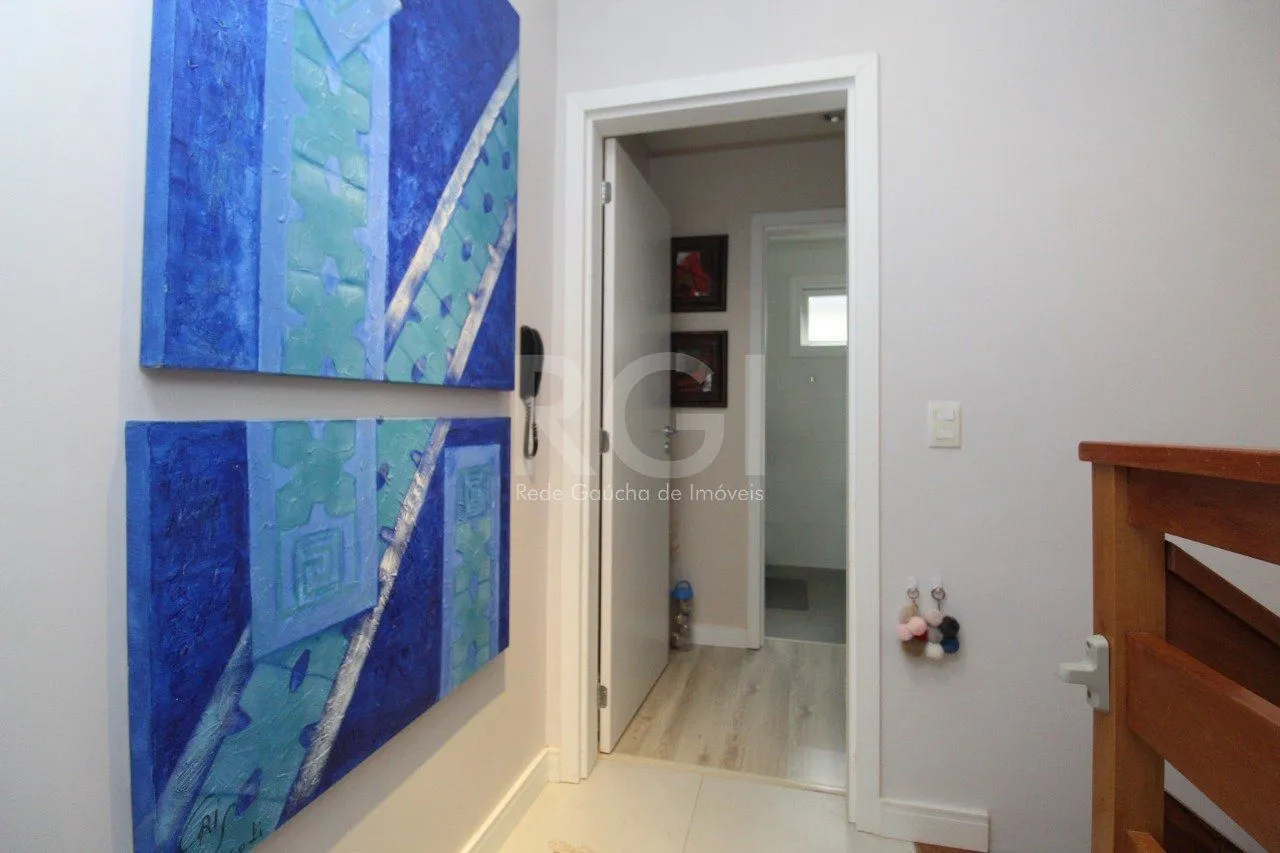 Imagem Cobertura para Venda - 106.84m², 3 dormitórios, sendo 2 suites, Petrópolis