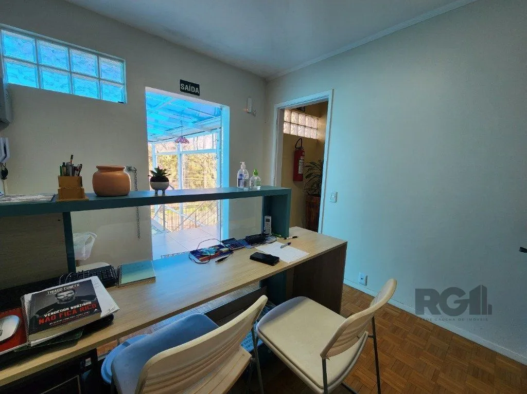 Imagem Vende-se excelente cada 3 quartos com suíte, 4 vagas, anexo comn salão de festas, podendo ser usada para fins comerciais - 255m² - Chácara das Pedras