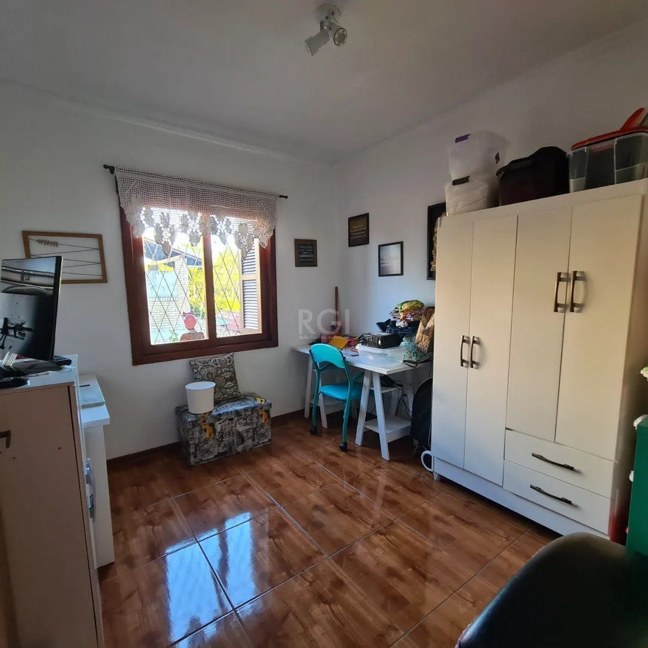 Imagem Casa no bairro Hípica - 4 dormitórios