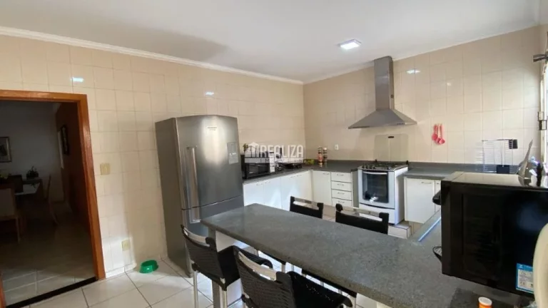 Imagem Casa com 4 dormitórios e Varanda Gourmet no bairro Jardim São Bento