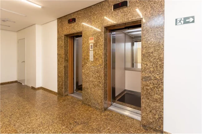 Imagem Sala para venda no bairro Floresta em Porto Alegre