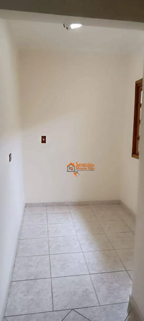 Imagem Sobrado com 3 dormitórios para alugar, 190 m² por R$ 5.800,00/mês - Jardim Tranqüilidade - Guarulhos/SP