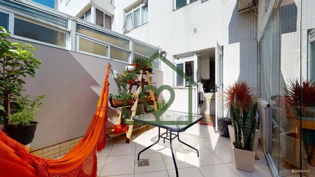 Imagem Amplo apartamento de 100,16 m² distribuídos em uma planta muito sofisticada. O imóvel conta com 2...