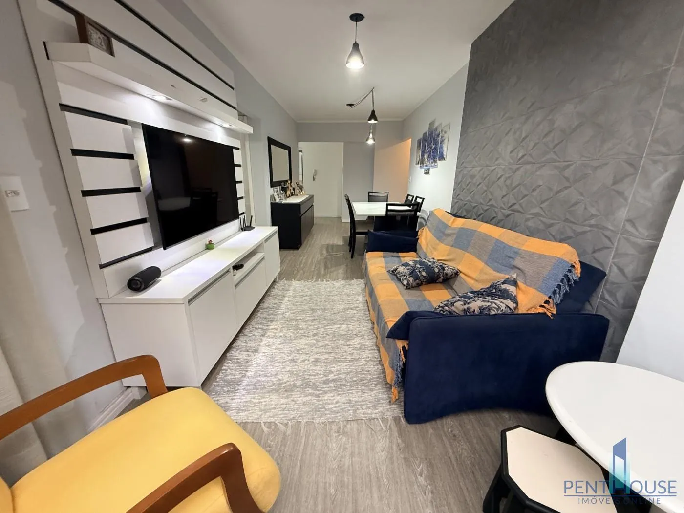 Foto do imóvel Apartamento com Terraço para Venda em Balneário Camboriú, CENTRO, 2 dormitórios, 1 banheiro, 1 vaga em Rua 1101, 431 - CENTRO, Balneário Camboriú - SC
