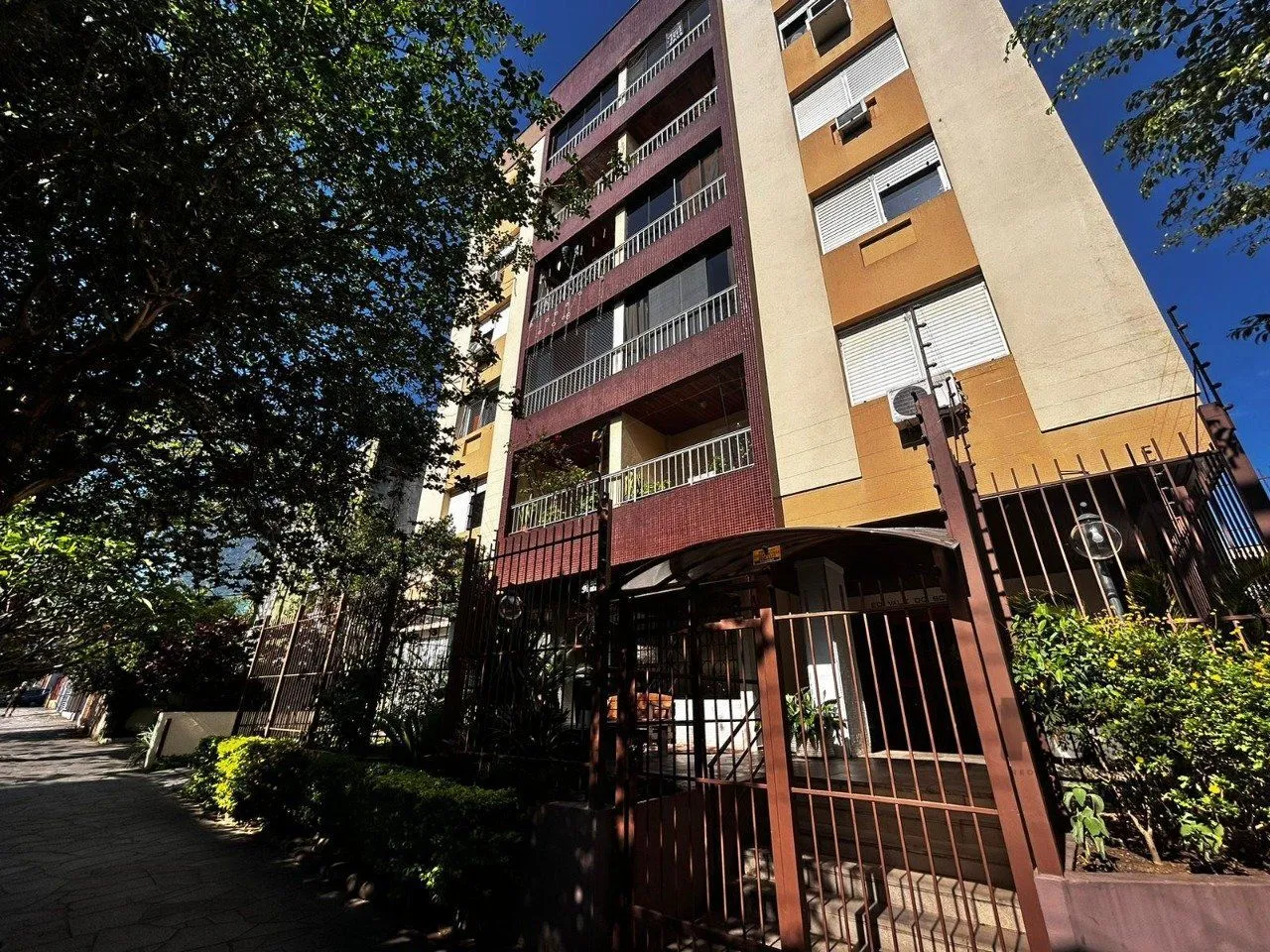 Imagem Apartamento com 2 quartos, vaga coberta - 84,71m² no bairro Menino Deus, Poa/RS