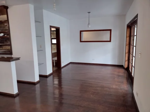 Imagem Casa em Condomínio para Locação em Santana de Parnaíba / SP no bairro Alphaville