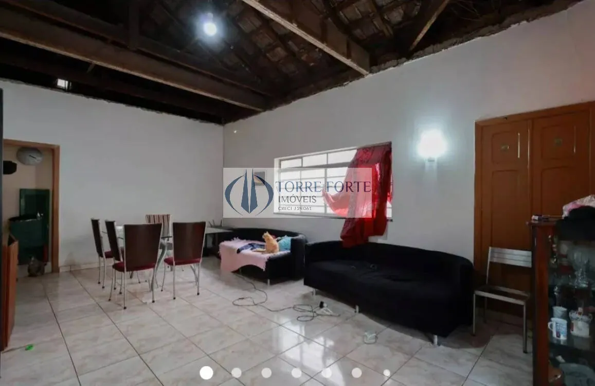 Imagem Casa espaçosa com 250 m², 3 dormitórios, 1 banheiro, 5 vagas de garagem