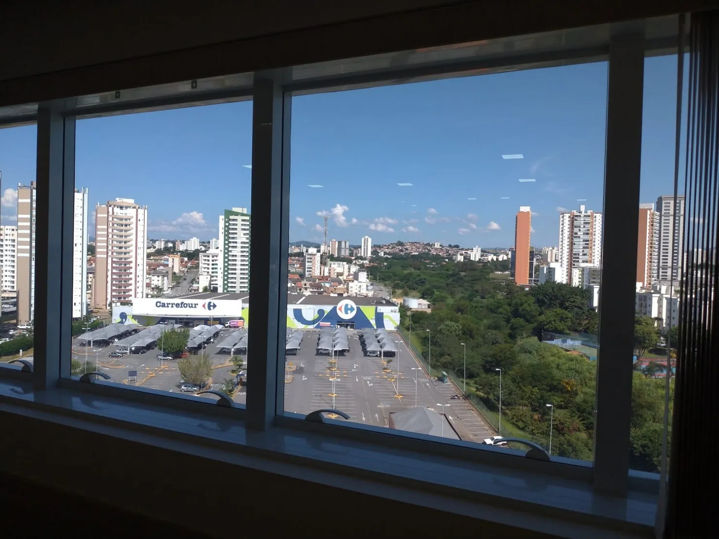 Imagem Comercial à venda 1 Vaga, Parque Senhor do Bonfim, Taubaté - SP | Square Offices &amp; Mall