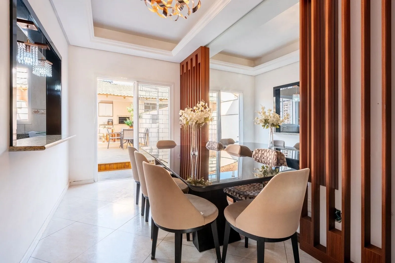 Imagem Sobrado moderno com 3 dor, suíte, piscina e espaço gourmet no Jardim Itu