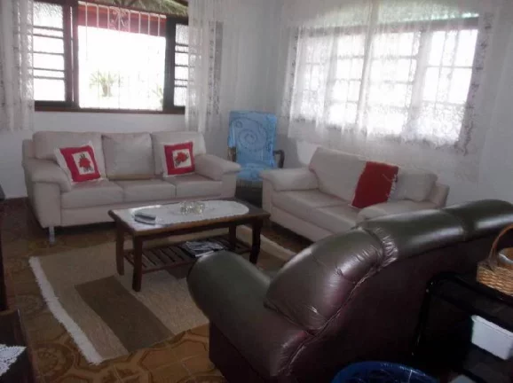 Imagem CASA LADO PRAIA EM TRES LOTES COM PISCINA