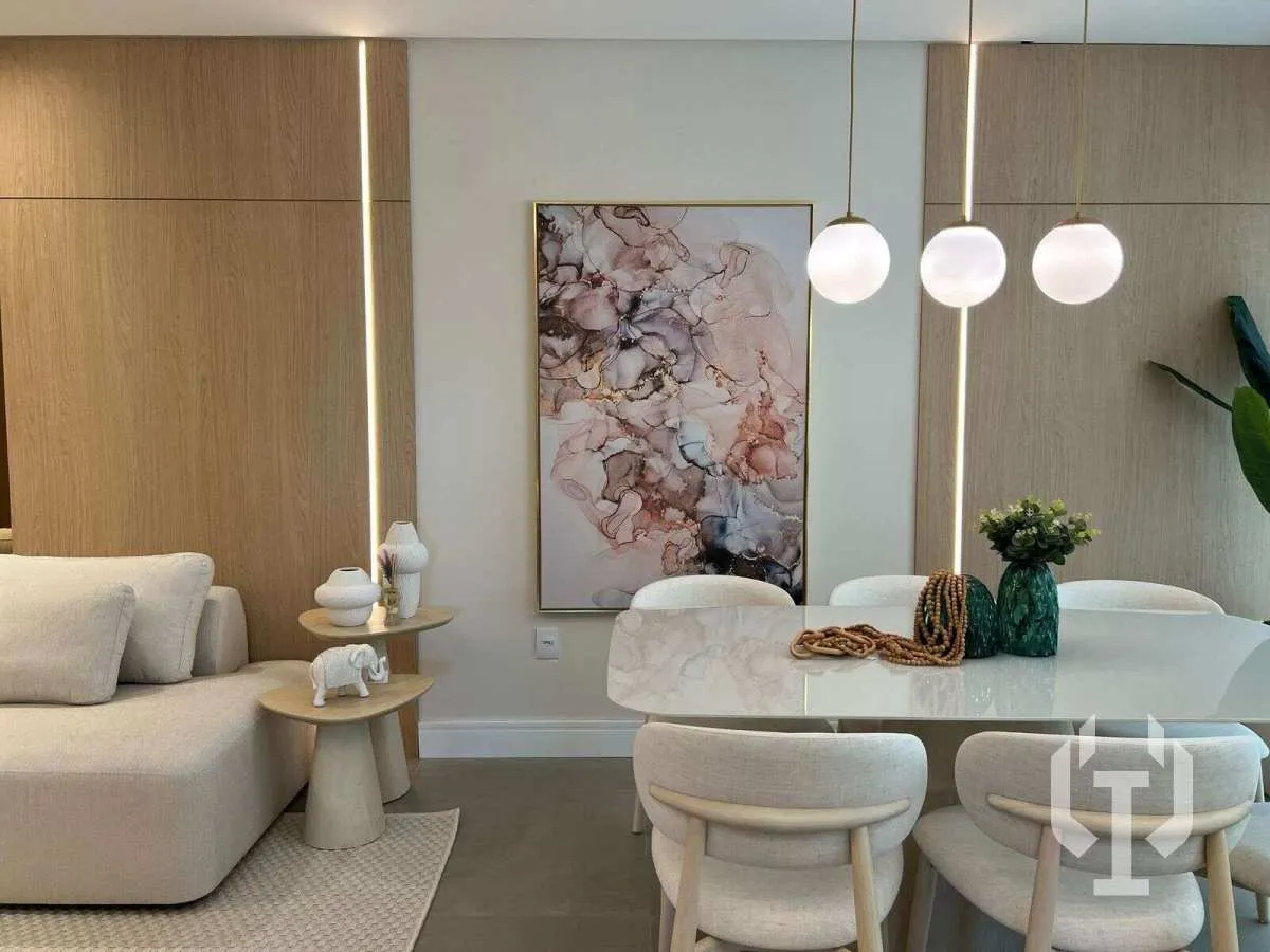 Imagem Showroom mobiliado e decorado com 3 suítes na Meia Praia