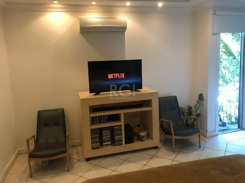 Imagem Casa para Venda - 260m², 3 dormitórios, sendo 2 suites, 2 vagas - Nonoai