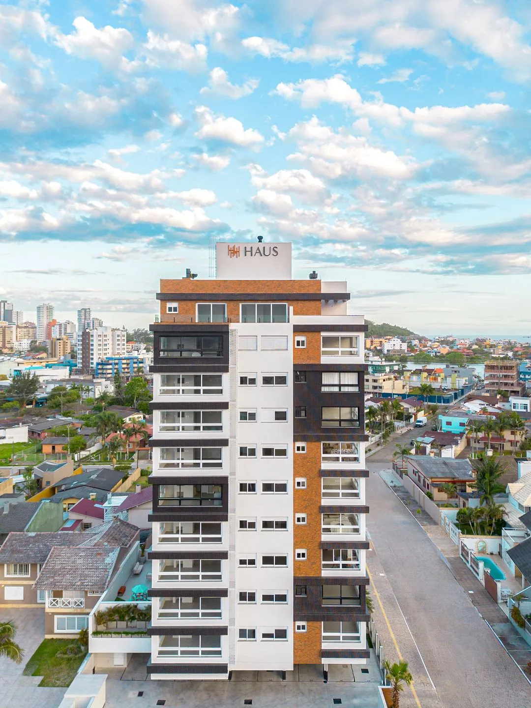 Imagem Apartamento à venda em Torres, Centro, com 2 quartos, 70.25m2