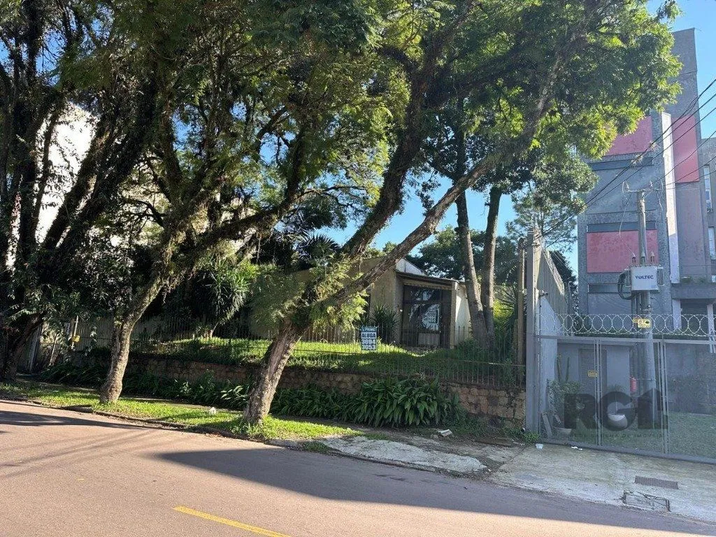 Imagem Vende-se terreno 965m² próximo a Protásio Alves e Prof. Cristiano Fischer - Petrópolis