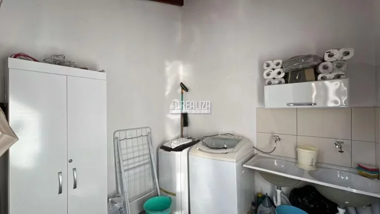 Imagem Casa à venda no bairro São Benedito em Uberaba | 3 dormitórios, suíte, churrasqueira e quintal