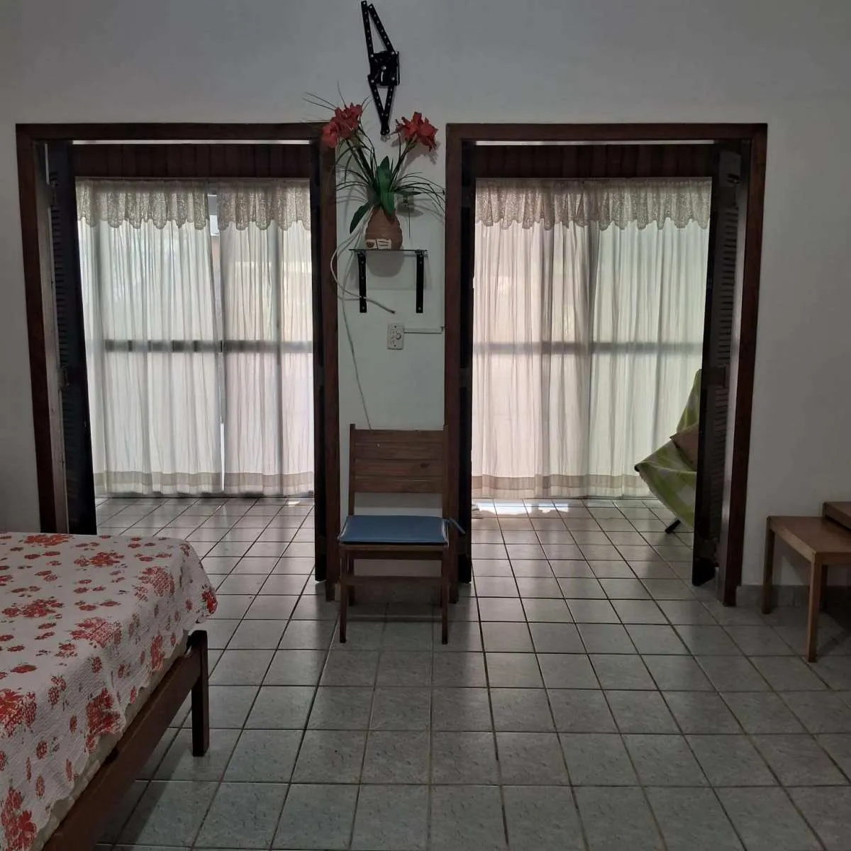 Imagem Casa à venda em Guarujá, Enseada, com 1 quarto, com 70 m2, Condomínio Mandaguari