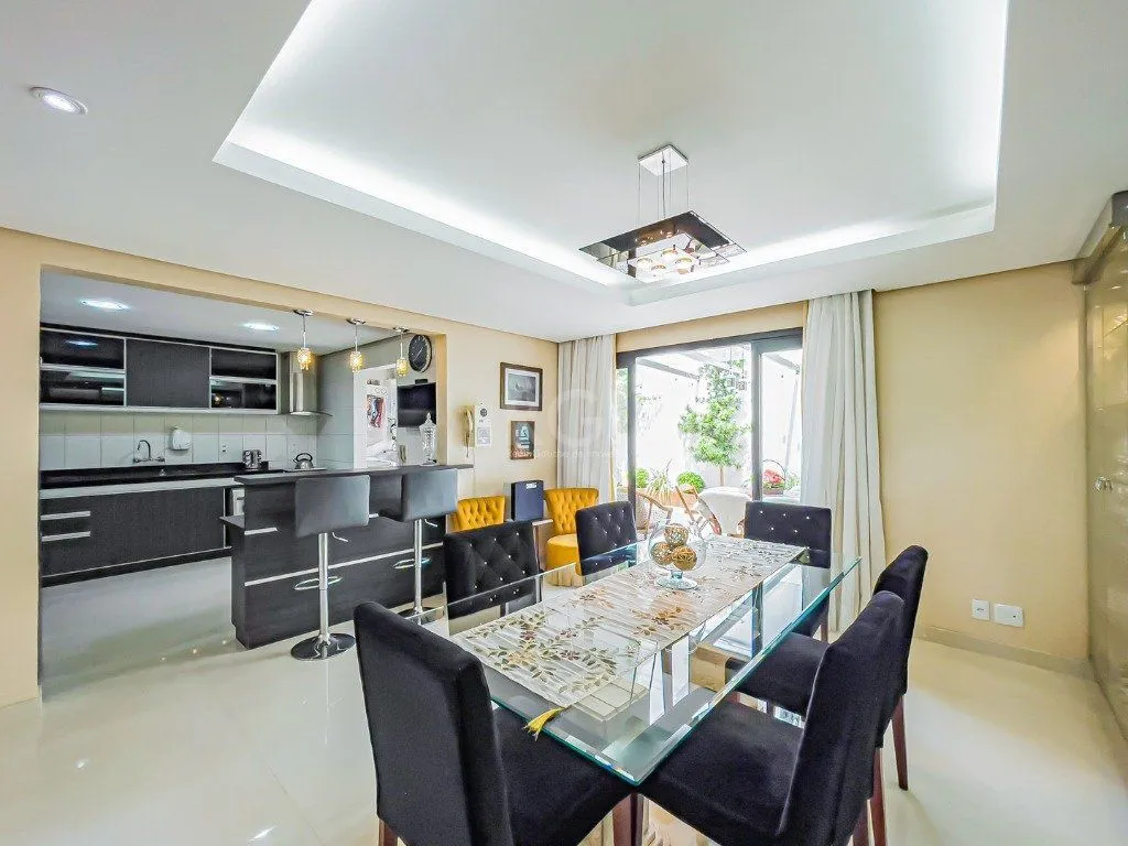 Imagem Casa Condominio para Venda - 241.06m², 4 dormitórios, sendo 2 suites, 2 vagas - Agronomia