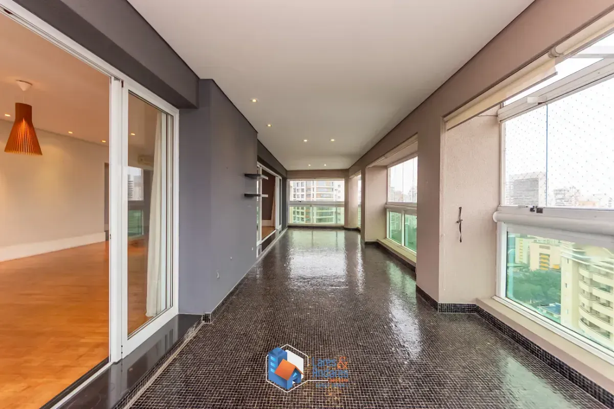 Imagem Apartamento para venda em Vila Uberabinha com 4 quartos, sendo 3 suítes, 233m²