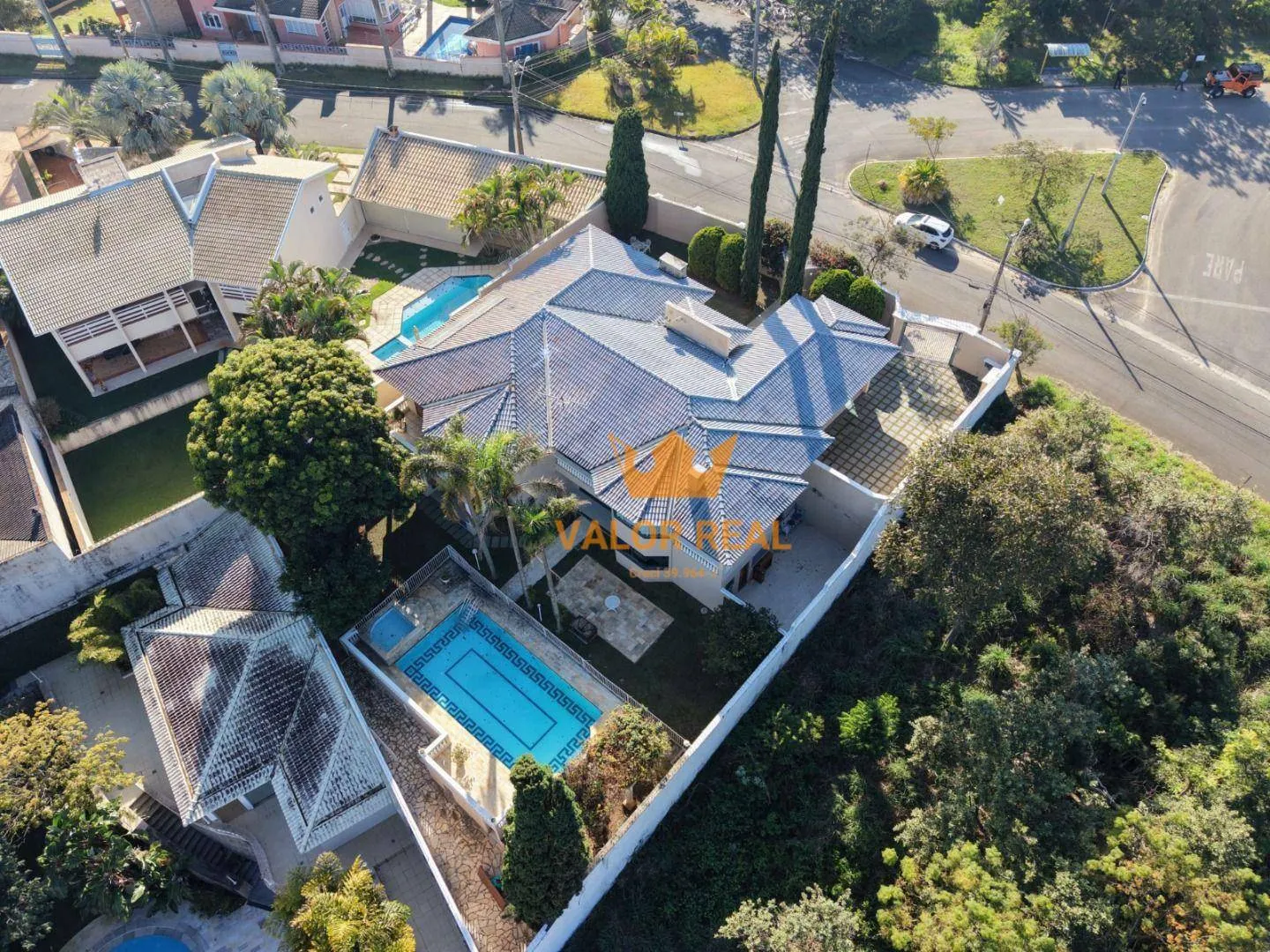 Imagem CASA DE ALTO PADRÃO NO CONDOMÍNIO MALOTA | VISTA PARA A SERRA DO JAPI | 4 SUÍTES
